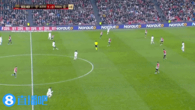 ATP总决赛第3日综述：阿卡逆转迎两连胜，穆塞蒂保留晋级希望