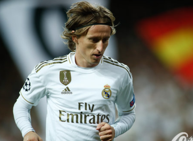 记者：哥甲中场萨缅托满意铁人的报价，目前仅需协商转会事宜