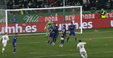 强势回归！萨内首次单场国家队比赛造3球，第二次梅开二度